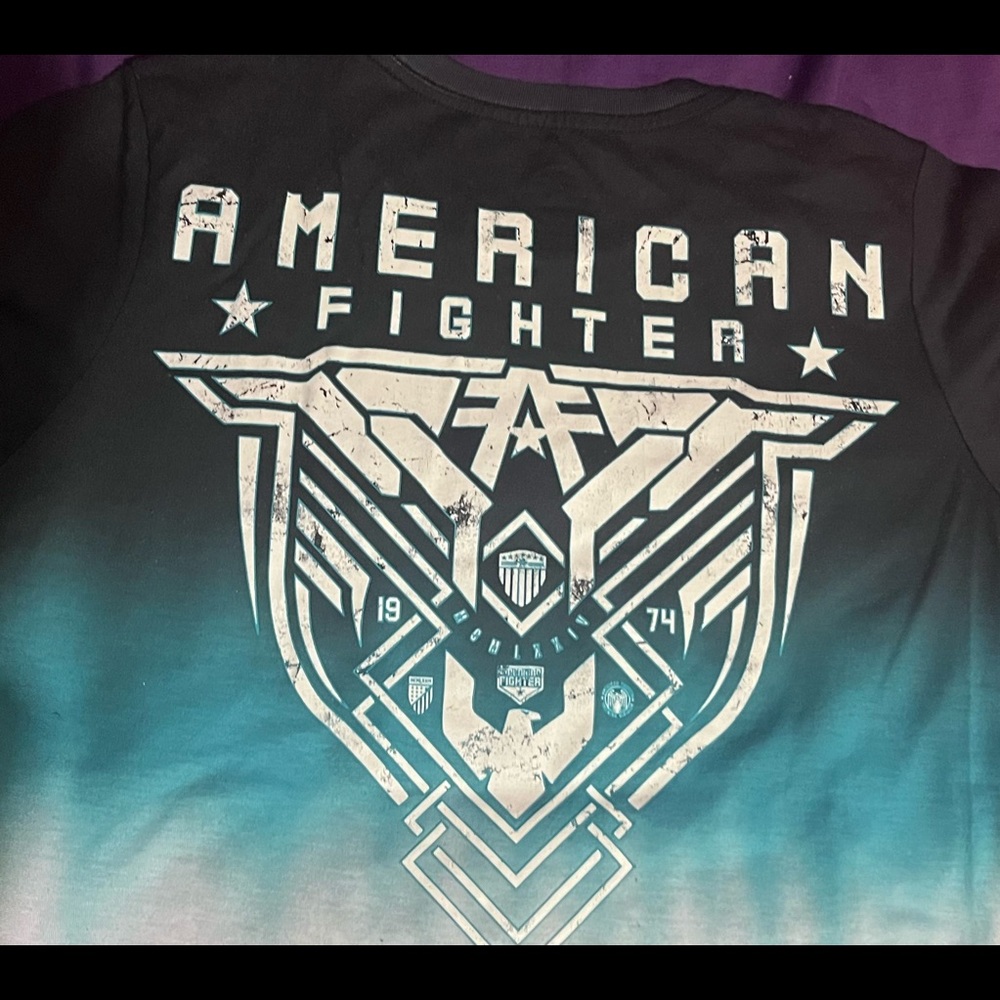 in good conditions ,fits like a small or medium